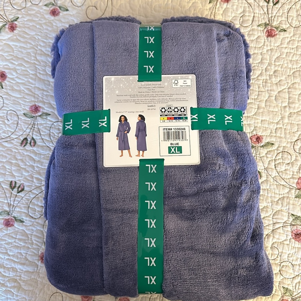 NWT Carole Hochman plush wrap robe with pockets, bluish purple color - Picture 4 of 6
